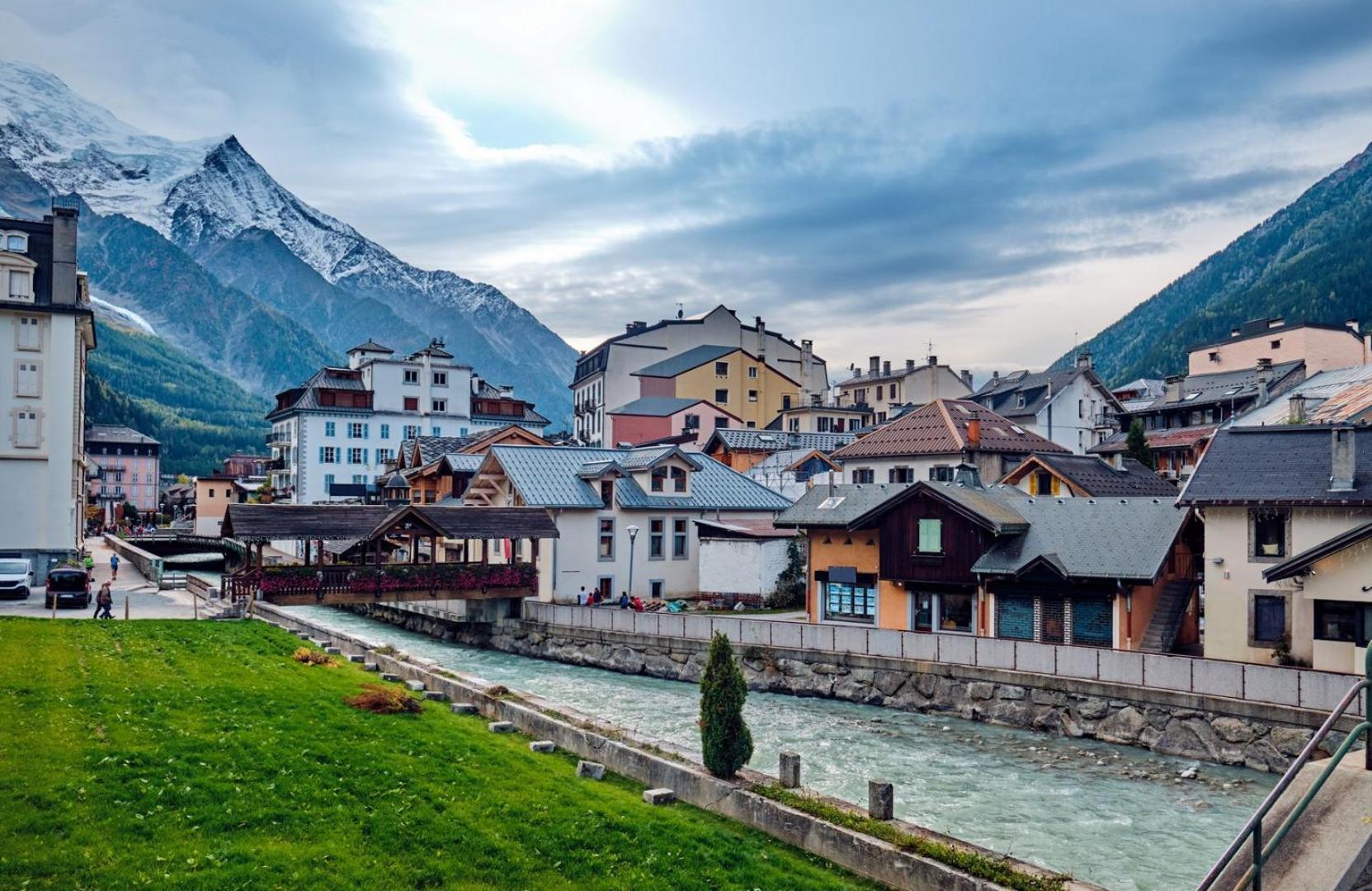 Apartment Au Bon Coin - Luxury Chamonix Hidden Haven, Mont Blanc View, Hot Tub And Garden Ngoại thất bức ảnh