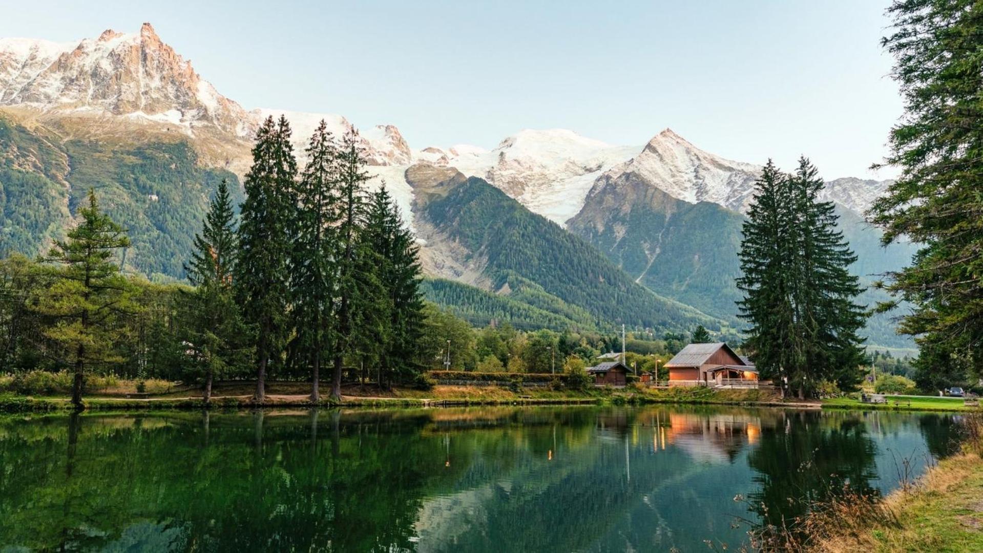 Apartment Au Bon Coin - Luxury Chamonix Hidden Haven, Mont Blanc View, Hot Tub And Garden Ngoại thất bức ảnh