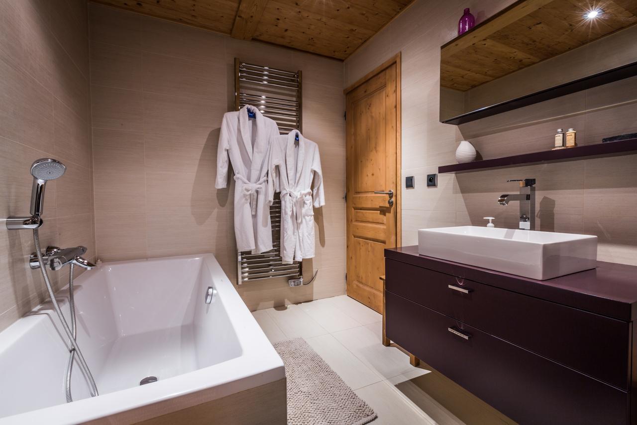 Apartment Au Bon Coin - Luxury Chamonix Hidden Haven, Mont Blanc View, Hot Tub And Garden Ngoại thất bức ảnh