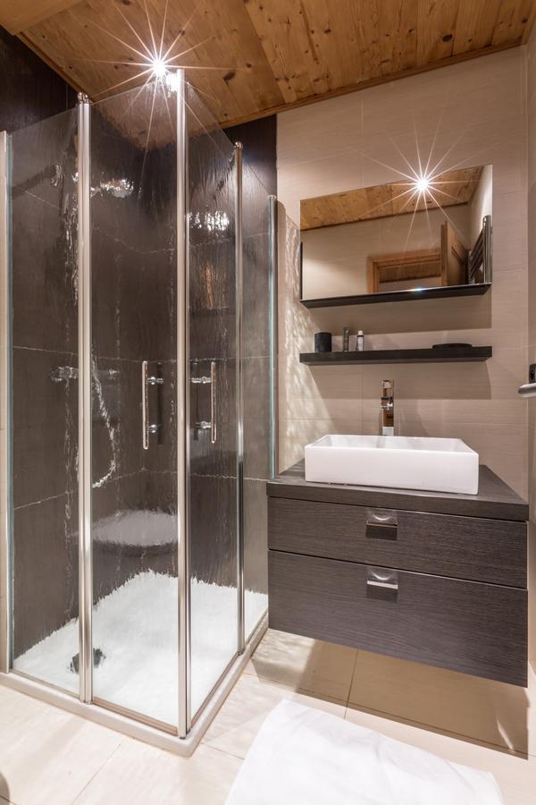 Apartment Au Bon Coin - Luxury Chamonix Hidden Haven, Mont Blanc View, Hot Tub And Garden Ngoại thất bức ảnh
