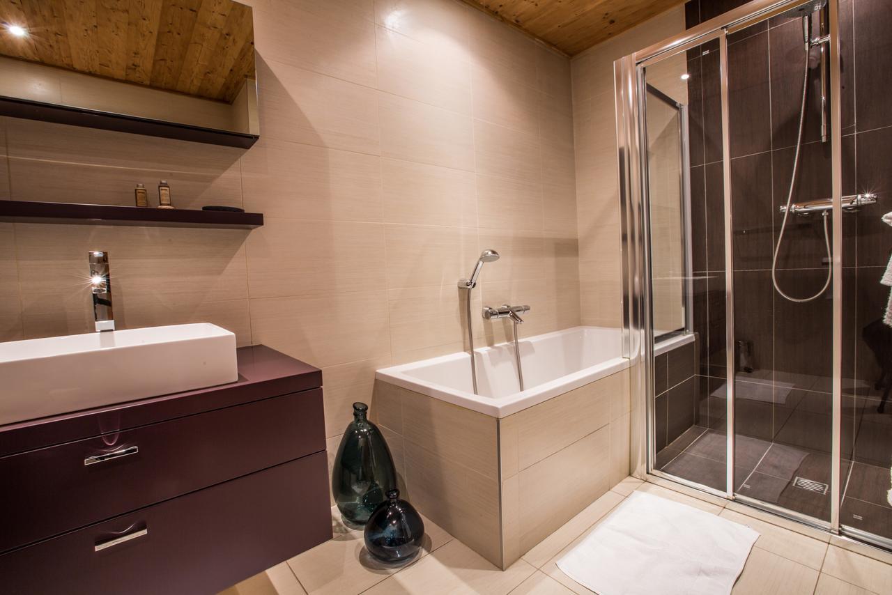 Apartment Au Bon Coin - Luxury Chamonix Hidden Haven, Mont Blanc View, Hot Tub And Garden Ngoại thất bức ảnh